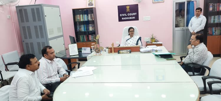 निगरानी कमेटी के साथ जिला जज ने की बैठक