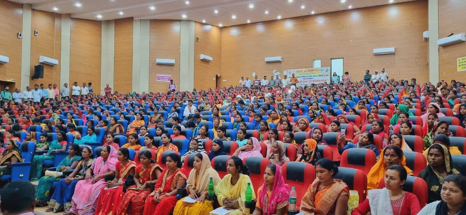 मतदान केंद्रों पर मतदाताओं की सुविधा के लिए जिला प्रशासन कर रहा हर मुमकिन व्यवस्था