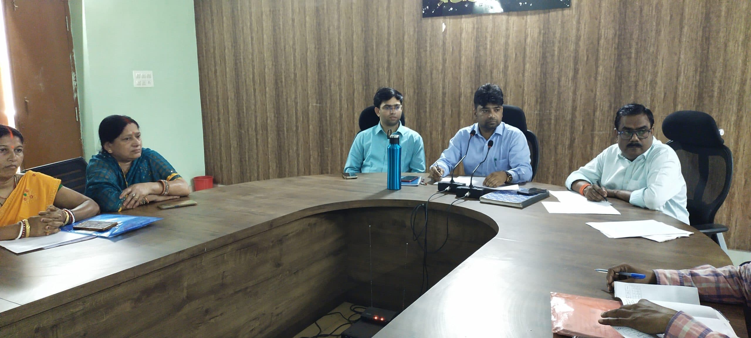 लोकसभा चुनाव की तैयारी को लेकर बेरमो सीओ ने की बैठक