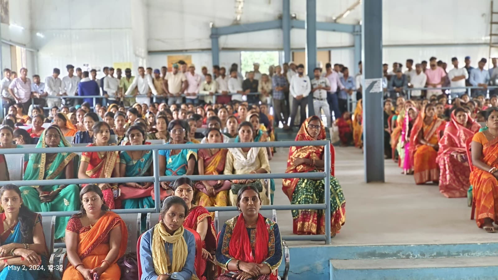 जीविका कर्मियों के साथ डीएम ने की बैठक, मतदाताओं को बूथ तक पहुंचाने का दिया निर्देश