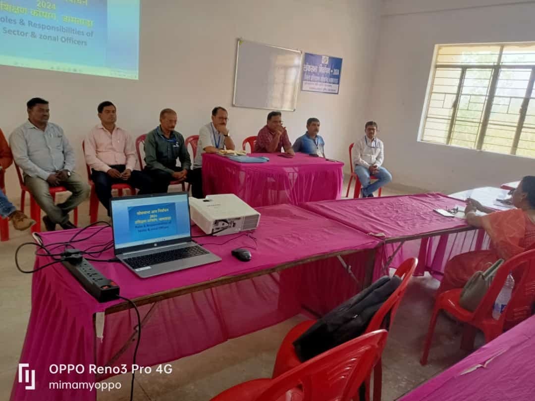 बूथों पर महिलाकर्मियों के कार्य का दिया गया प्रशिक्षण