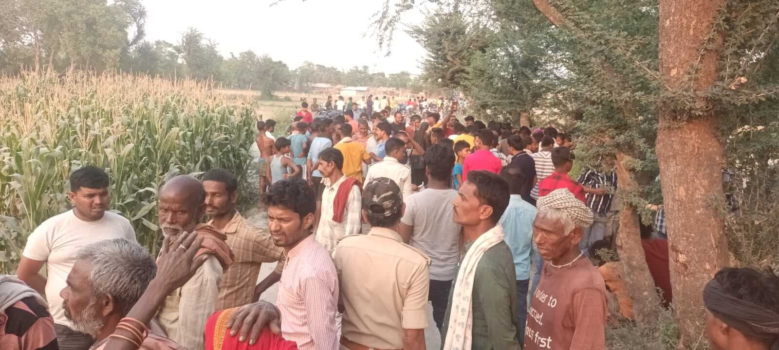 बाइक व ट्रैक्टर की टक्कर में बाइक सवार दो किशोर की मौत, चालक फरार