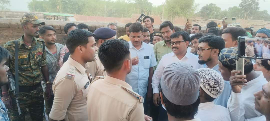 जनप्रतिनिधियों ने अग्निपीड़ितों को दिया मदद का भरोसा