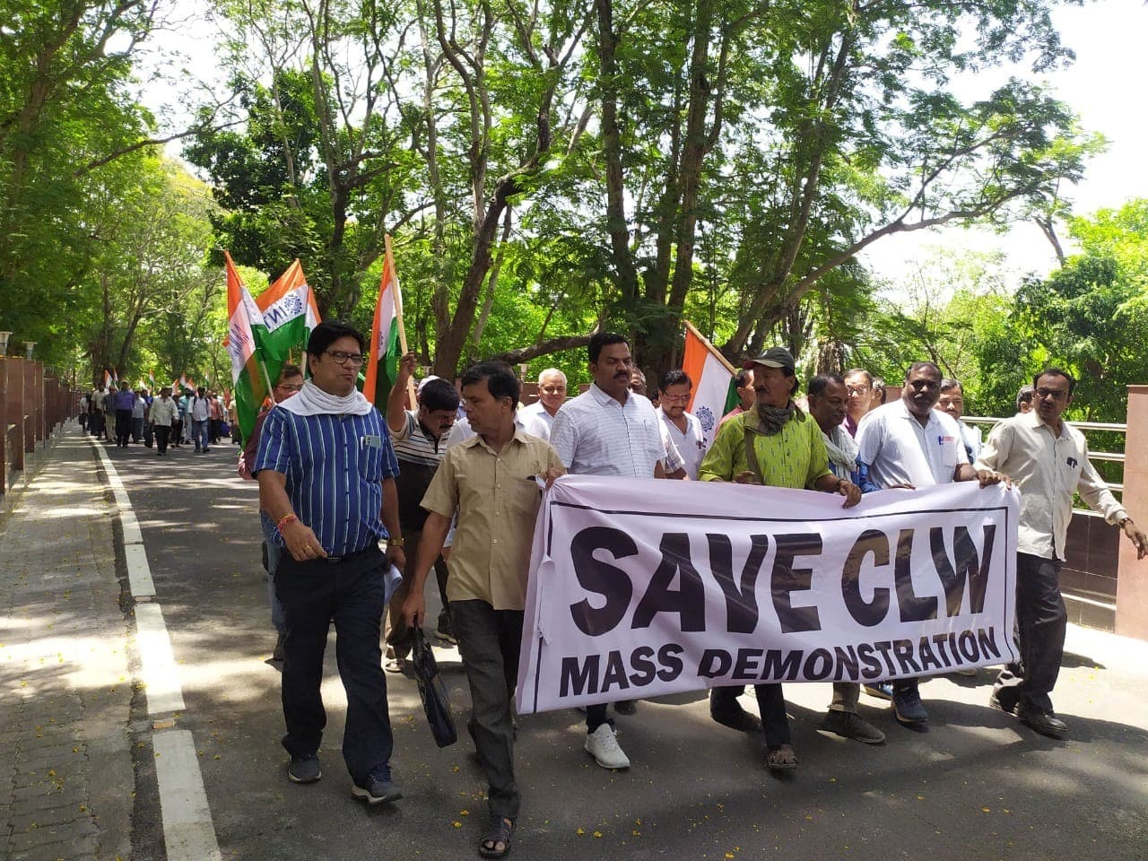 चिरेका में विभागों को आउटसोर्सिंग का किया विरोध