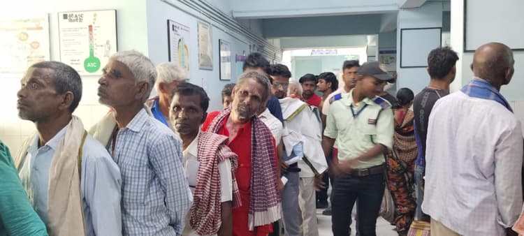 बढ़ती गर्मी की तपीश से अस्पताल में मरीजों की संख्या में इजाफा