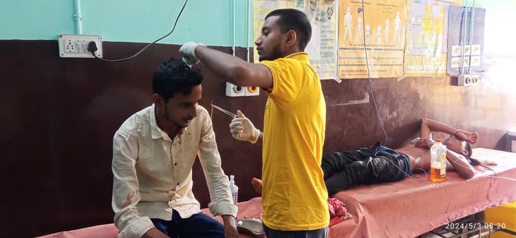 बदमाशों ने दो युवकों को चाकू मारकर किया घायल, एक रेफर