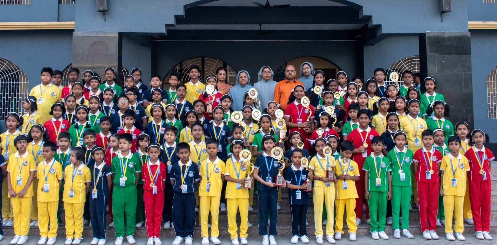 Bhagalpur News : होली फैमिली स्कूल में रैनबो : ए ड्राइंग कंपटीशन आयोजित