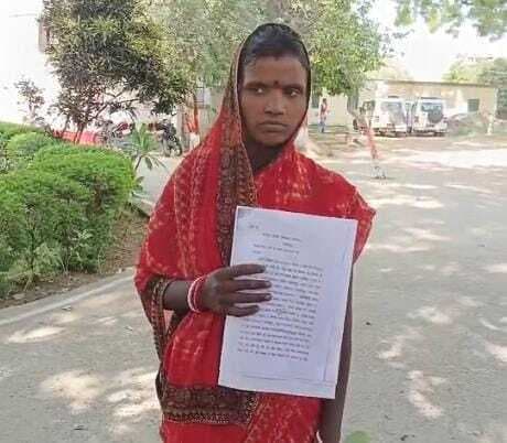 विवाद के बाद घायल केस दर्ज कराने के लिए भटक रहा