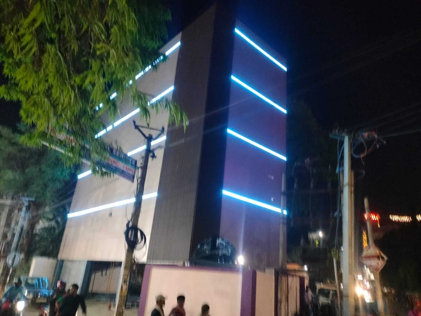 भागलपुर का पहला ऑटोमेटिक कार पार्किंग चालू, रेट चार्ट का निर्धारण होने तक मुफ्त