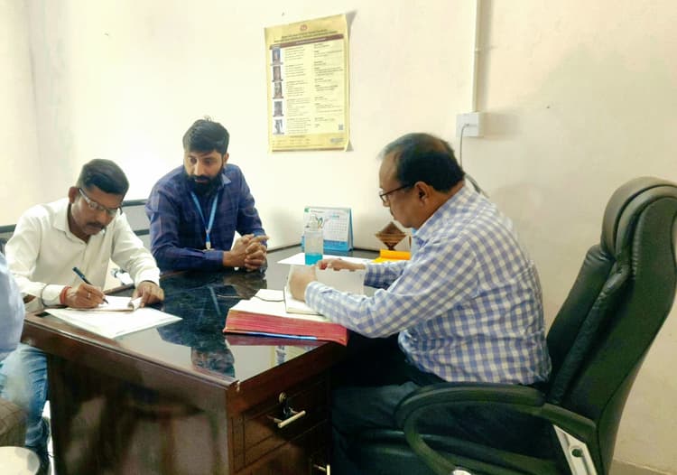 छतरगाछ रेफरल अस्पताल व पोठिया पीएचसी का औचक निरीक्षण