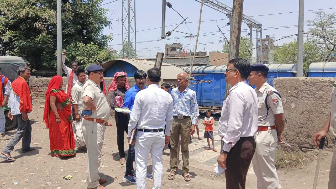 Bhagalpur News: बेटिकट यात्रियों व गंदगी फैलाने वाले होंगे दंडित : एडीआरएम