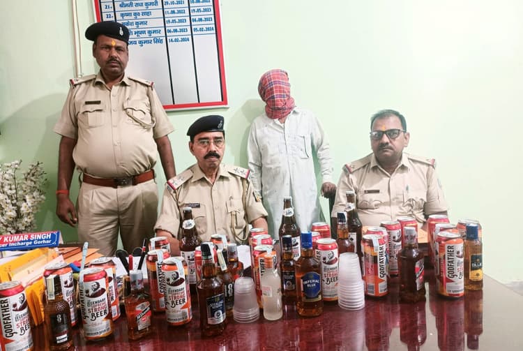 राशन दुकान से अवैध अंग्रेजी शराब जब्त, दुकानदार को जेल