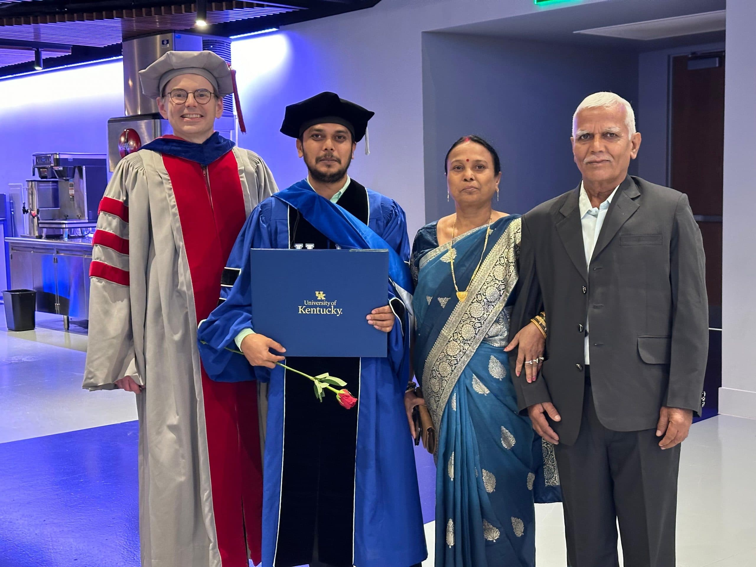 जमशेदपुर के दीपक को मिली अमेरिका में पीएचडी की उपाधि