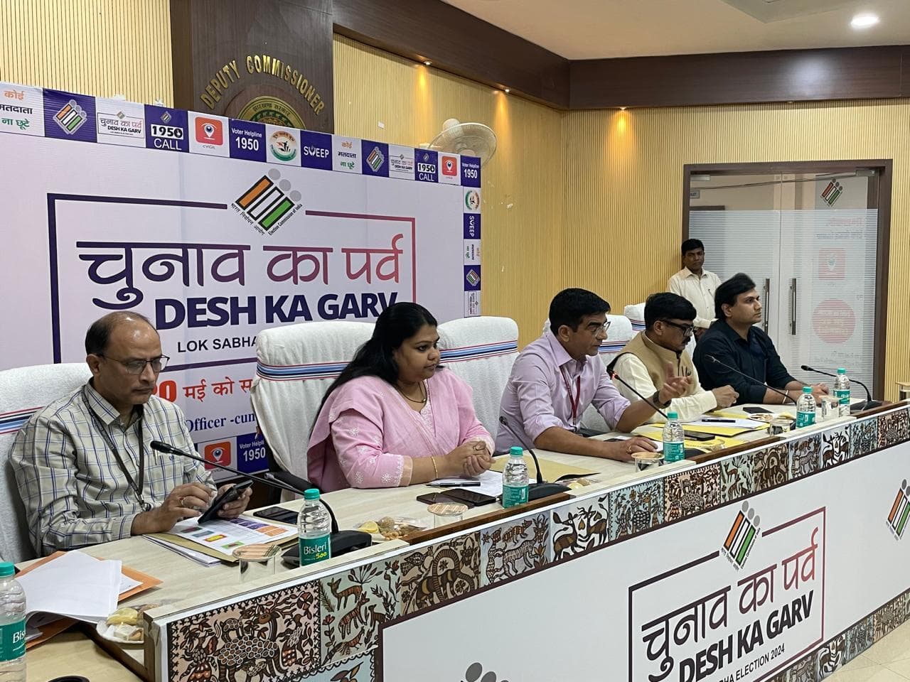 हजारीबाग लोकसभा से 17 उम्मीदवार, निर्दलीय भी आजमा रहे किस्मत