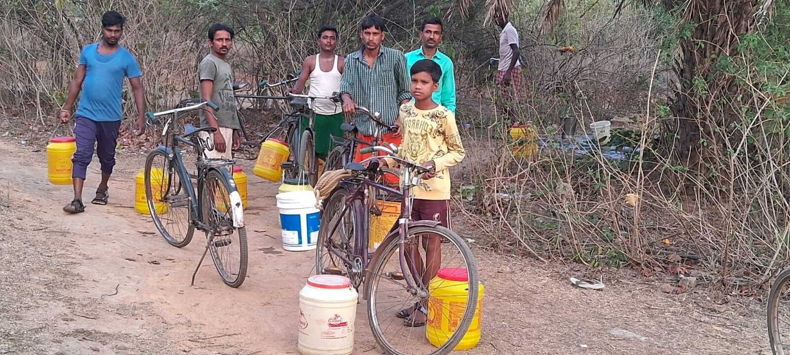 चितरा कोलियरी के दमगढ़ा गांव में पेयजल संकट, ग्रामीणों को हो रही परेशानी