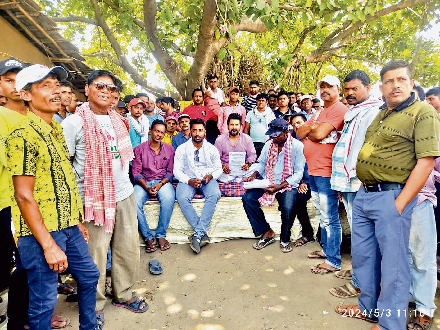 WB News : दुर्गापुर : सीमेंट फैक्टरी के बाहर कमेटी का अनशन जारी