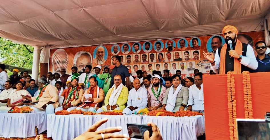 लालू की टूरिस्ट बेटी सारण में लड़ रही चुनाव : सम्राट चौधरी