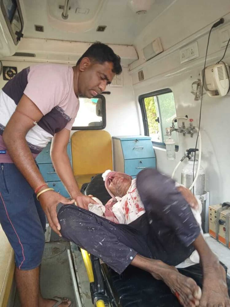 मिर्गी आने से बेगूसराय बिहार के बुजुर्ग गिरकर घायल