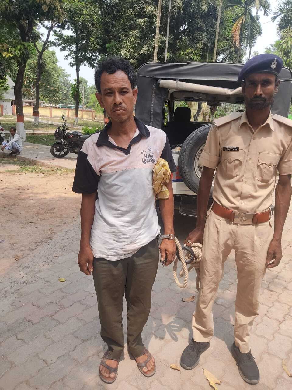 शराब पीकर हंगामा कर रहा व्यक्ति गिरफ्तार