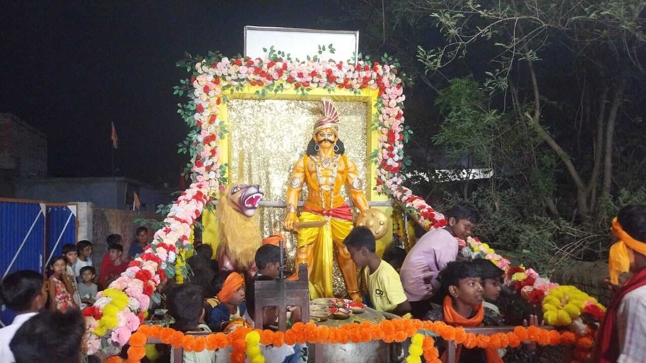 बाबा चौहरमल की जयंती पर सिरसी गांव मे निकाली शोभायात्रा