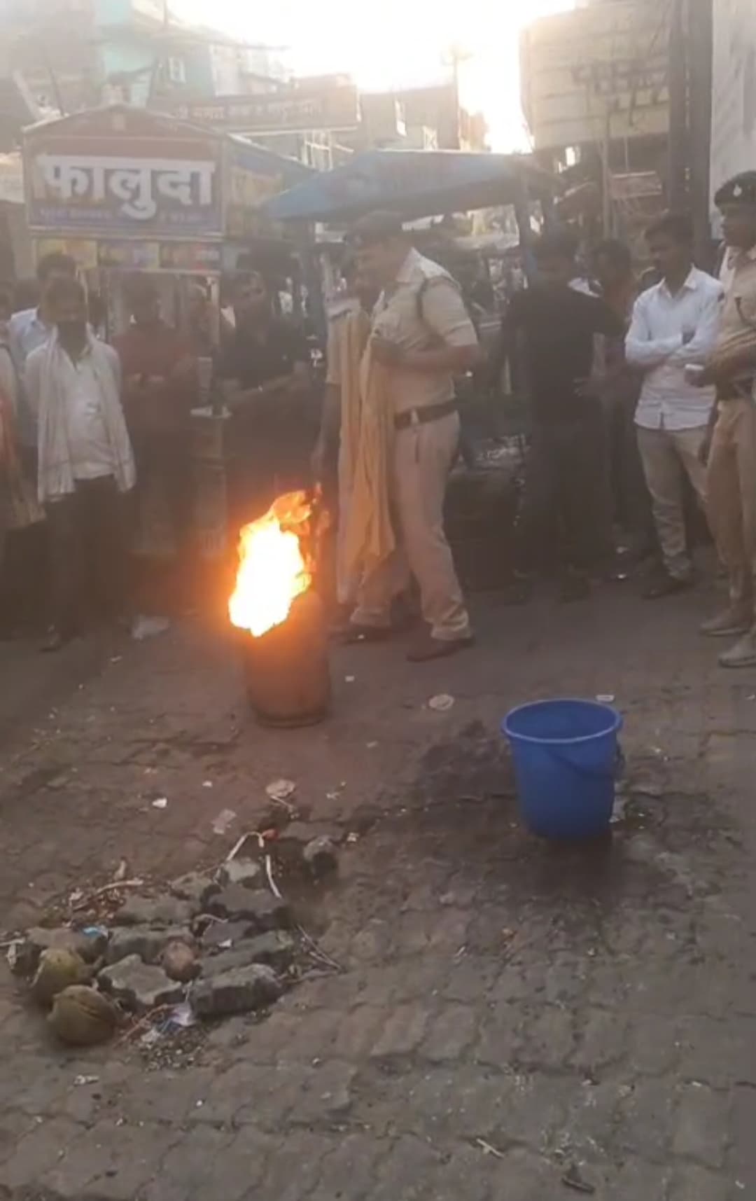 शरीर में आगे लगे तो ''रुको, लेटो और लुढ़को'' का मंत्र याद रखें