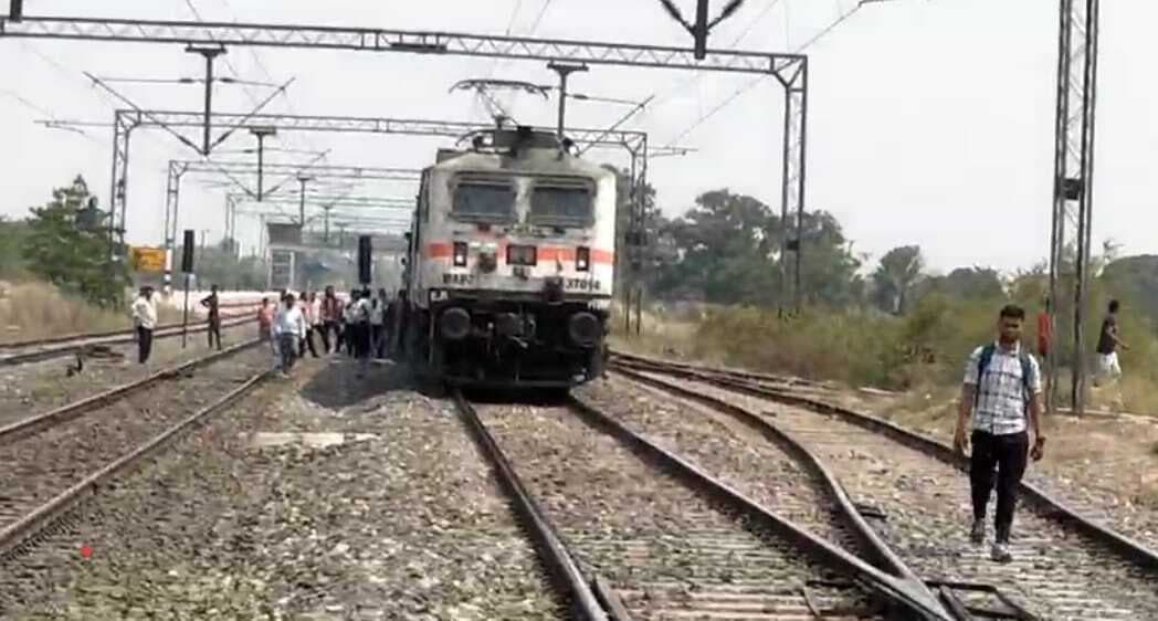 बर्निंग ट्रेन बनने से बची दरभंगा से नयी दिल्ली जा रही क्लोन स्पेशल