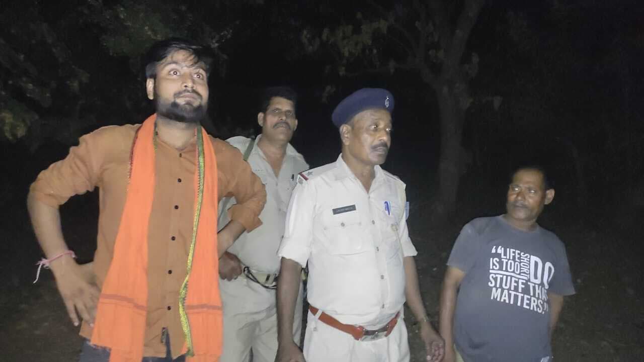 स्वर्णरेखा नदी में मिला किशोर का शव,पुलिस ने निकाला