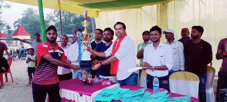 रेनबो प्रीमियर लीग में मेजबान टीम बनी चैंपियन