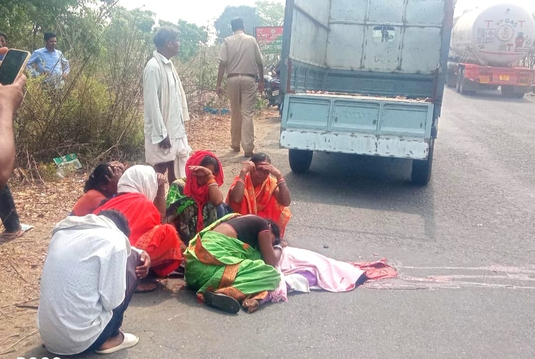 दुर्घटना में पत्रकार के पिता की मौत, मां की हालत गंभीर, रेफर