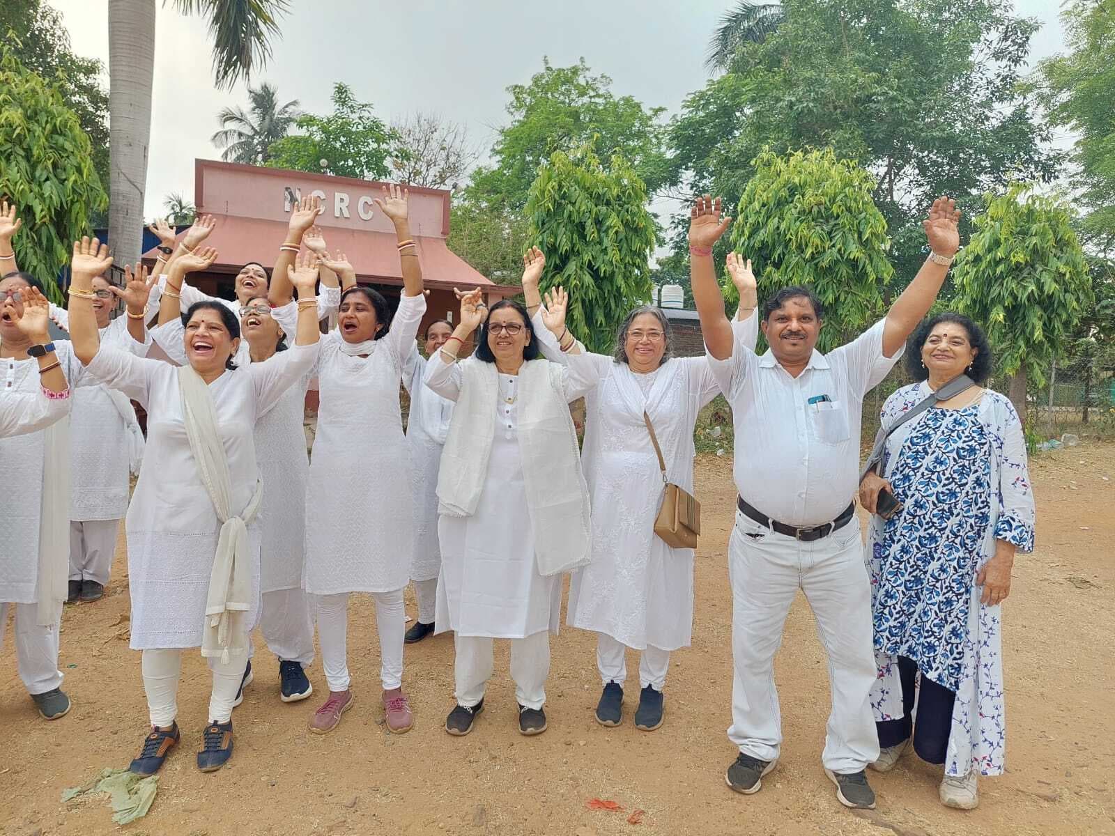 WB News : दुर्गापुर में नॉन कंपनी रिक्रिएशन क्लब ने मनाया विश्व हास्य दिवस