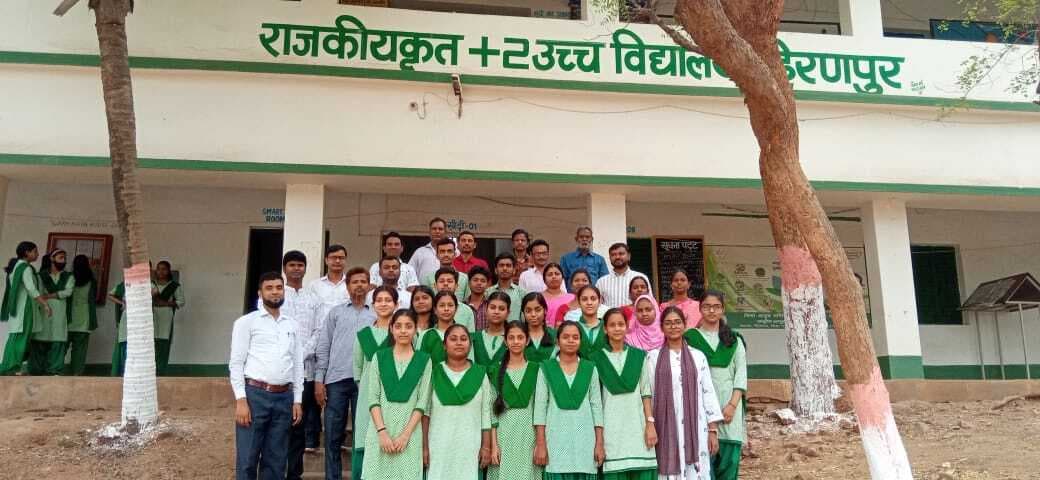 इंटर में उत्कृष्ट प्रदर्शन करने वाले विद्यार्थी हुए सम्मानित