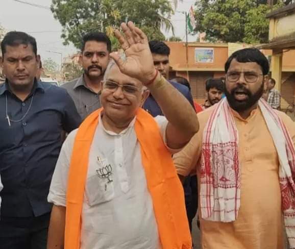 Dilip Ghosh : राज्यपाल को बदनाम करने की तृणमूल कर रही साजिश