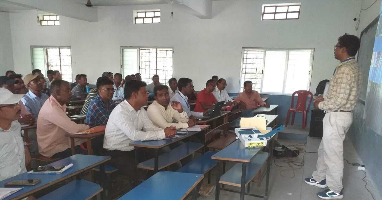 मतदानकर्मियों को दिया गया मतदान से संबंधित प्रशिक्षण