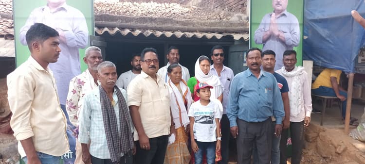 बसंत लोंगा ने तोरपा-खूंटी में किया चुनाव कार्यालय का उदघाटन