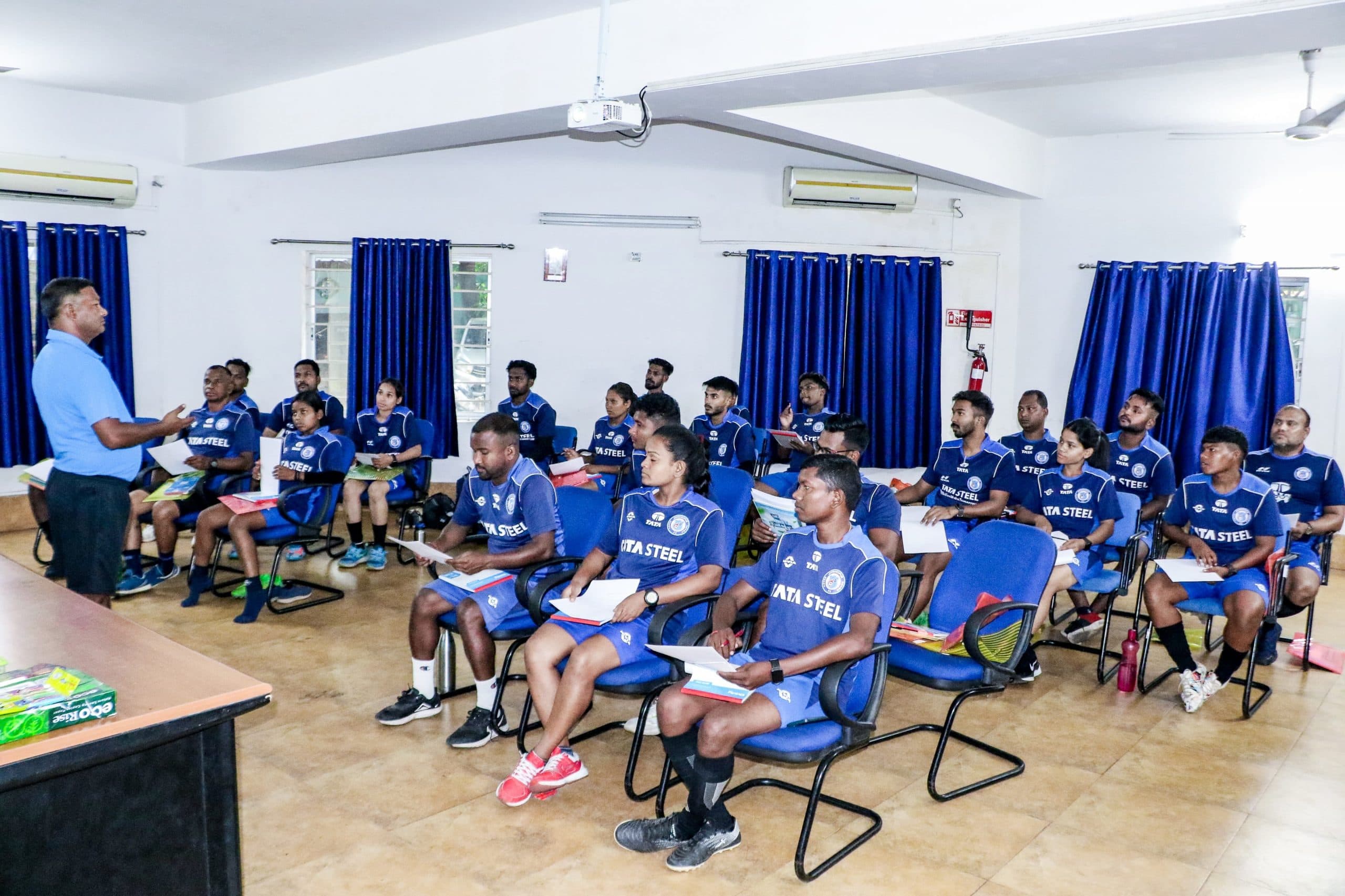 एआइएफएफ डी लाइसेंस कोर्स में 24 कोच हुए शामिल