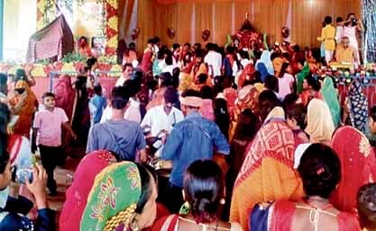 समाज को जोड़ने का कार्य करती है रामकथा : स्वामी रामदिनेशाचार्य