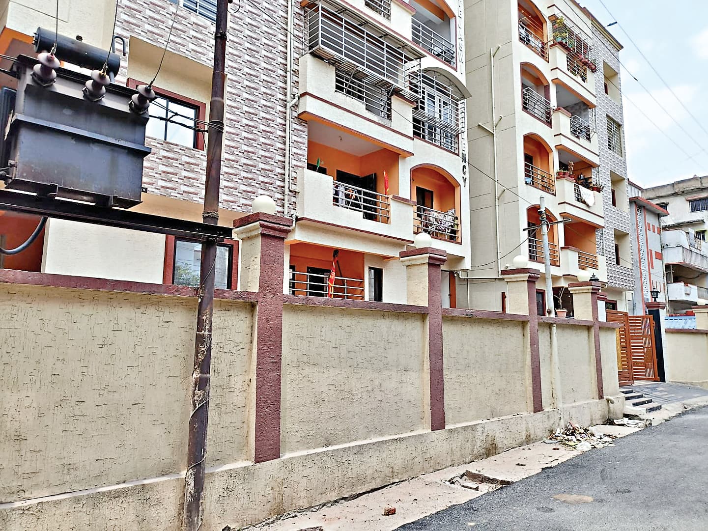 मुन्ना सिंह के फ्लैटों पर अहले सुबह पहुंची इडी