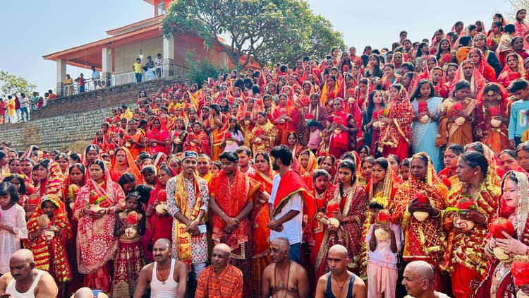 इटकी में कलशयात्रा के साथ लक्ष्मी नारायण महायज्ञ शुरू