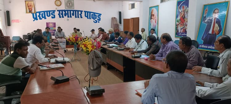 बूथों पर मतदाताओं को उपलब्ध कराएं सुविधाएं : बीडीओ