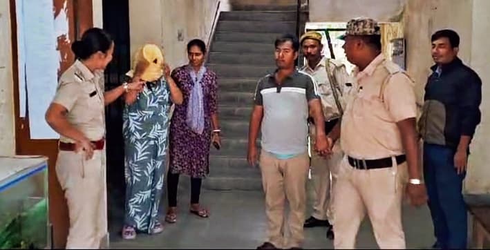 भारत -नेपाल सीमा से अमेरिकन नागरिक मां - बेटी गिरफ्तार