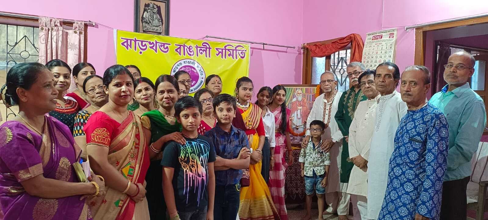 गुरुदेव रवींद्रनाथ टैगोर ने अपनी कविताओं, गीतो और कहानियों से बंगाली संस्कृति को किया समृद्ध