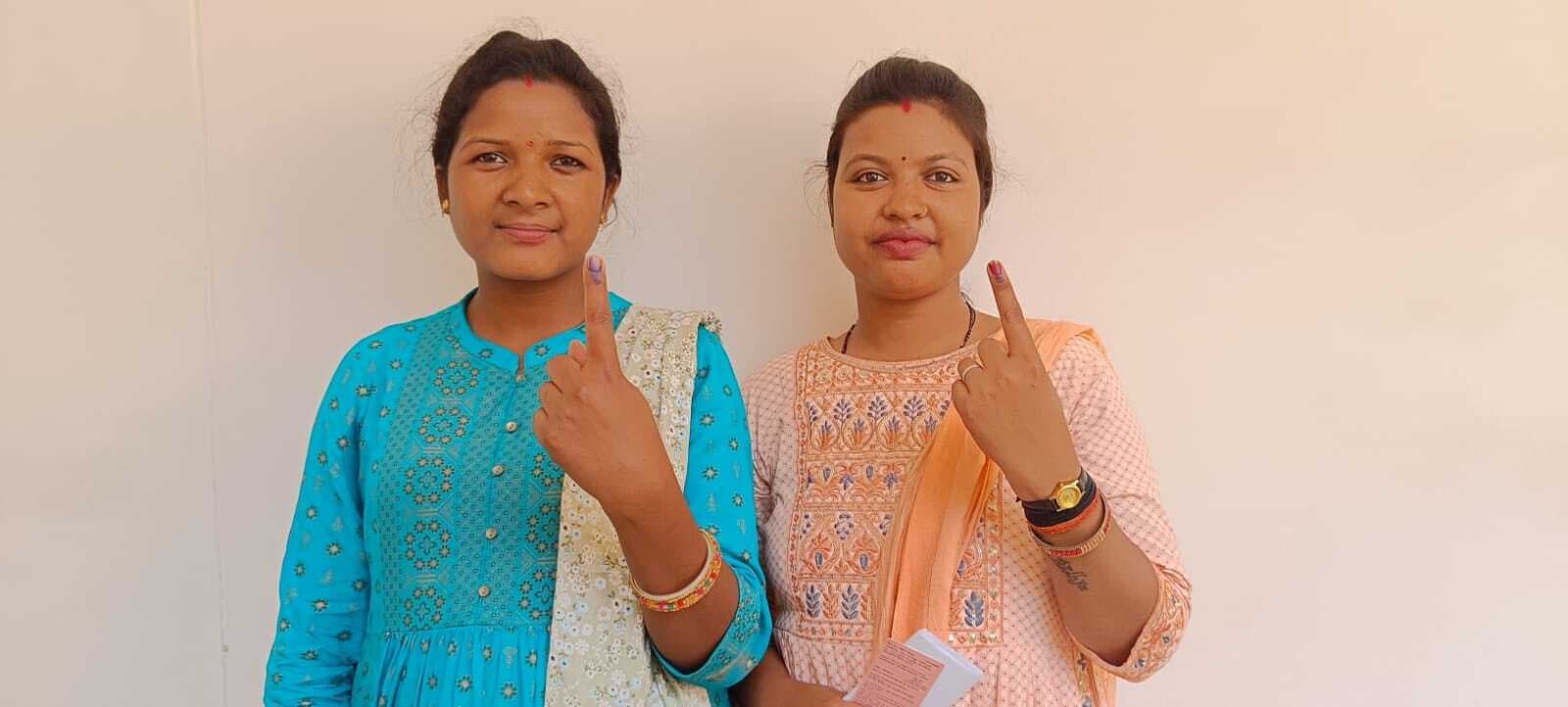 पोस्टल बैलेट से हुआ मतदान, 35 वोट पड़े