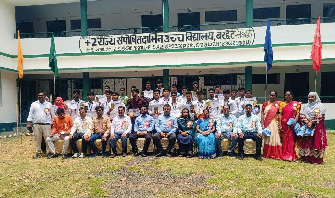 एसएसडी हाई स्कूल बरहेट में मेधावी छात्र सम्मान समारोह आयोजित, विद्यार्थियों को भविष्य के लिए दी शुभकामनाएं