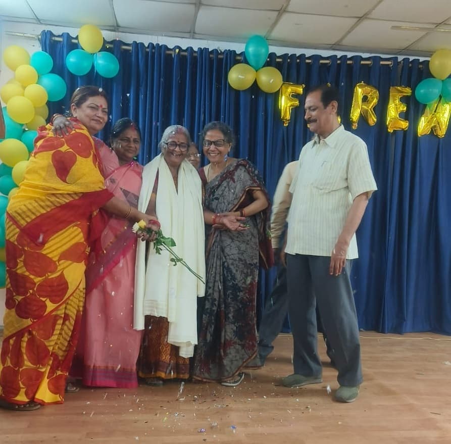 कैंपस : श्रीअरविंद महिला कॉलेज में बॉटनी विभाग की डॉ रीता सिंह को दी गयी विदाई