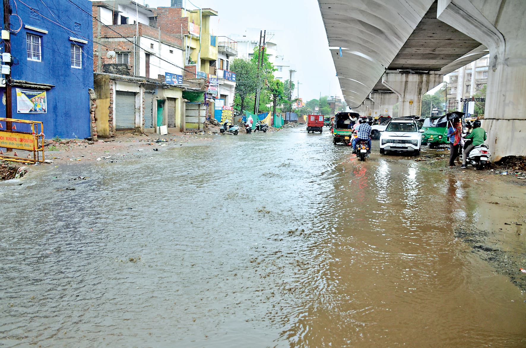 बारिश ने गर्मी से दी राहत, ओलों से फसलों पर आफत