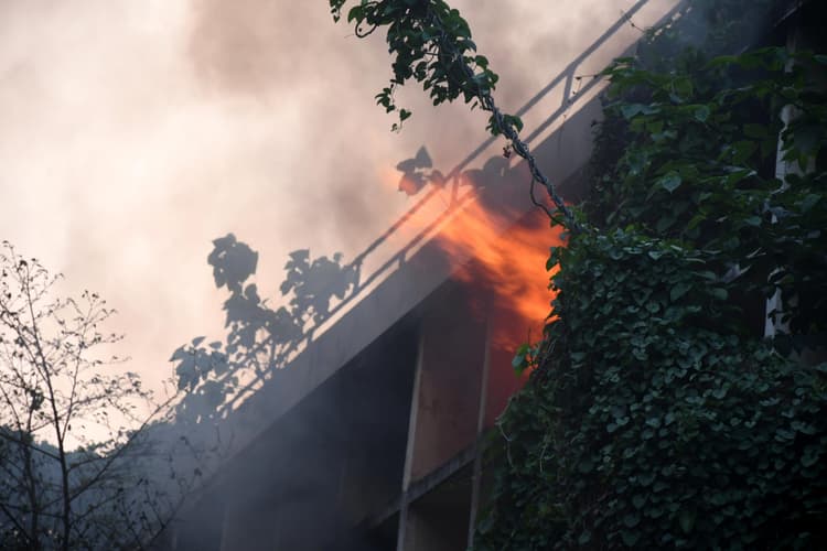 Patna : बीएसएनएल टेलीफोन एक्सचेंज के ऑफिस में लगी भीषण आग