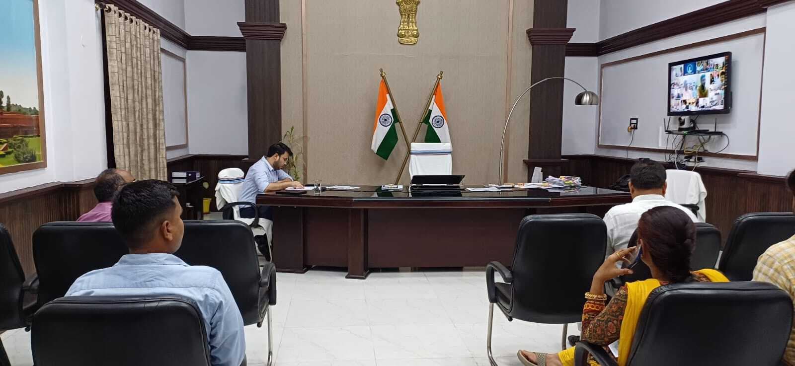 क्षेत्र भ्रमण के नाम पर अनुपस्थित रहने वाले अधिकारियों पर शिकंजा कसेगा प्रशासन