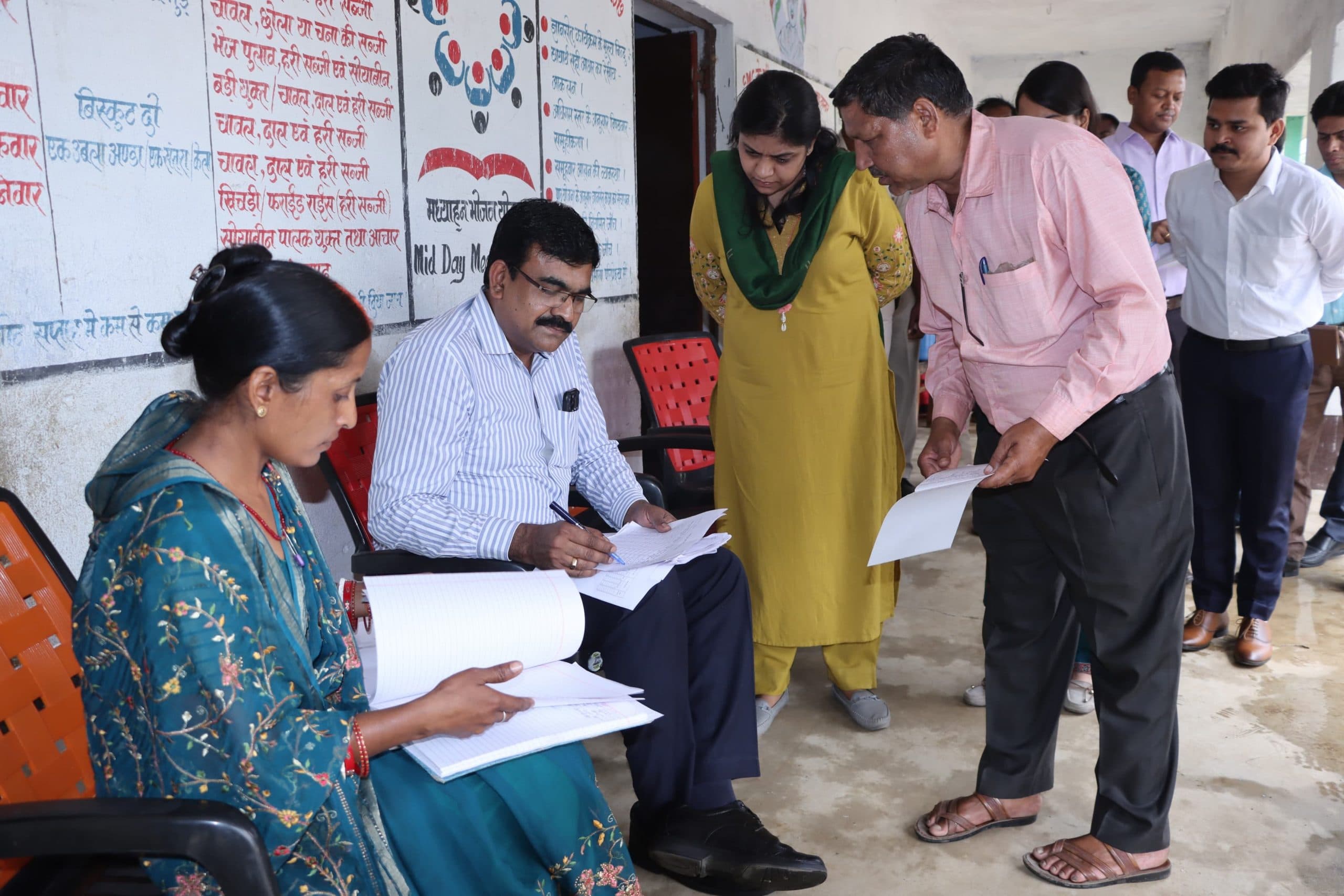 दिव्यांग व वरिष्ठ मतदाताओं के लिए रहेगी विशेष सुविधाएं