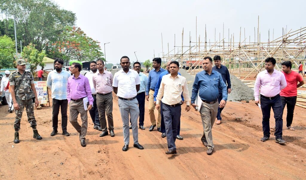 डिस्पैच सेंटर का निरीक्षण कर डीसी ने पदाधिकारियों को दायित्व से कराया अवगत