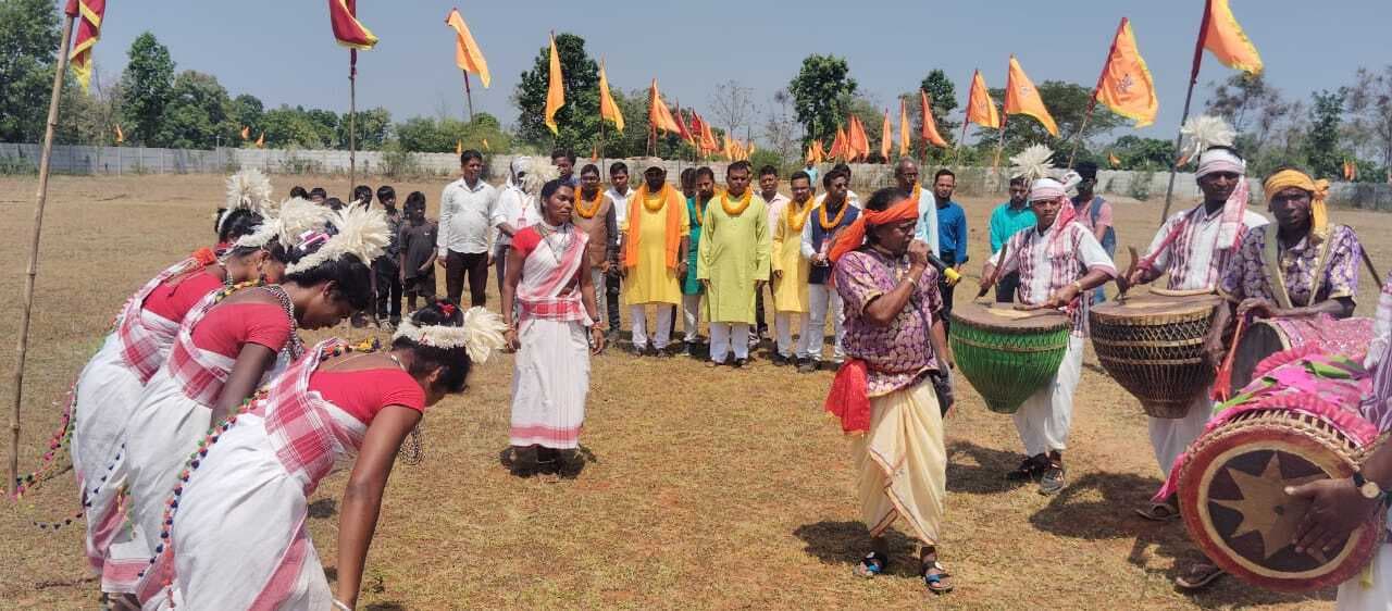 लापुंग के लतरातू में अक्षय तृतीया पर धार्मिक अनुष्ठान